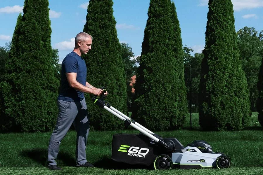 self propelled push lawn mowers